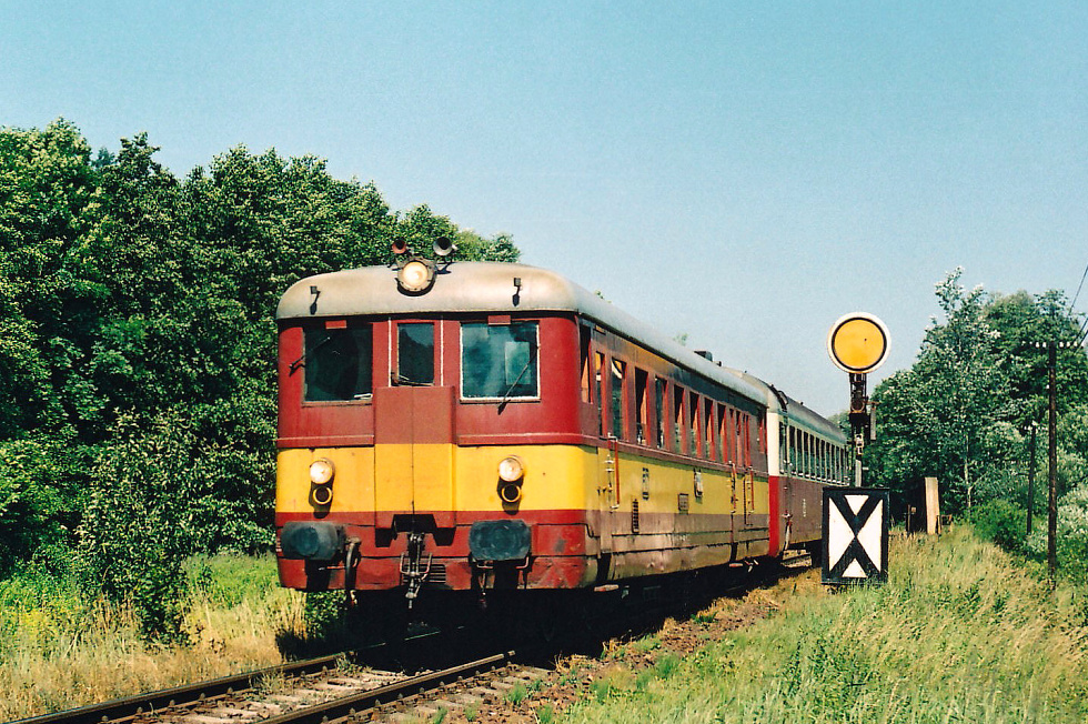 830 093-1