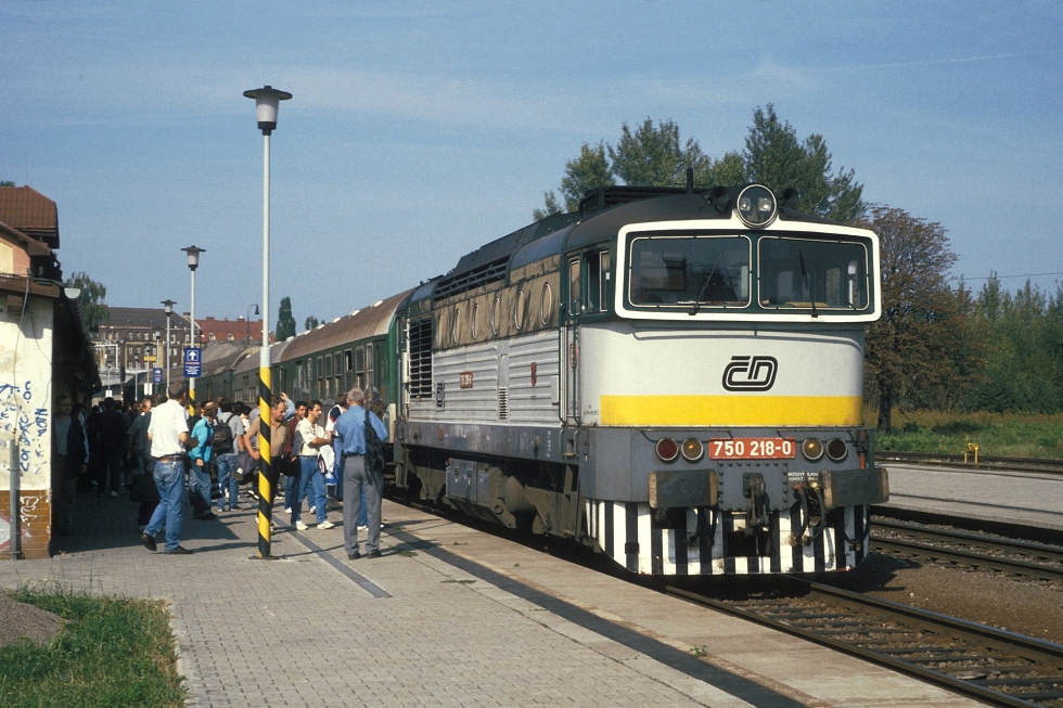 750 218-0