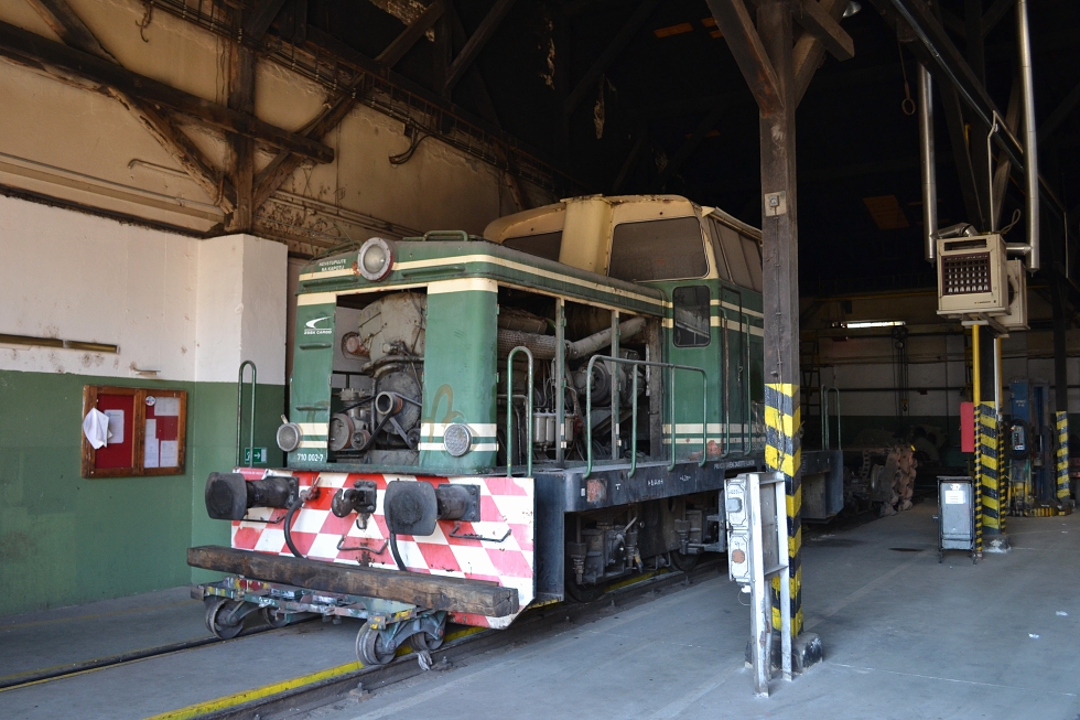 710 002-7