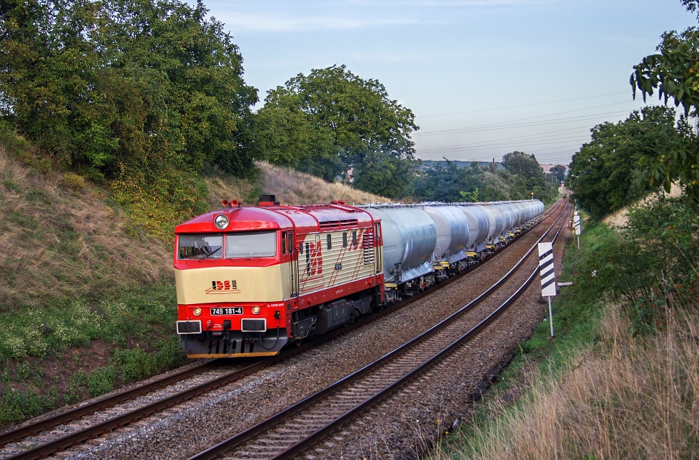 749 181-4