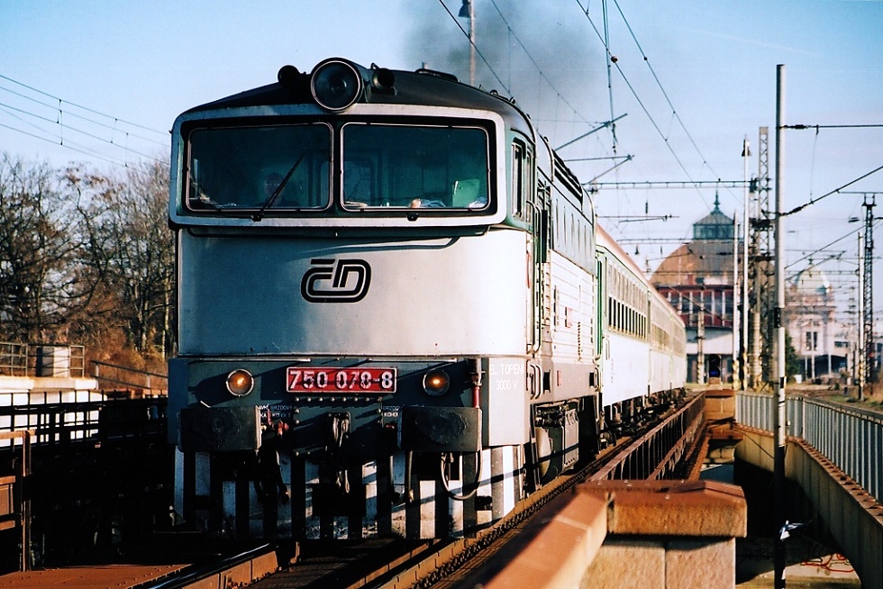 750 078-8