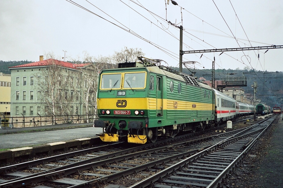 163 084-7