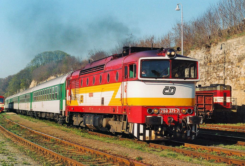 750 371-7