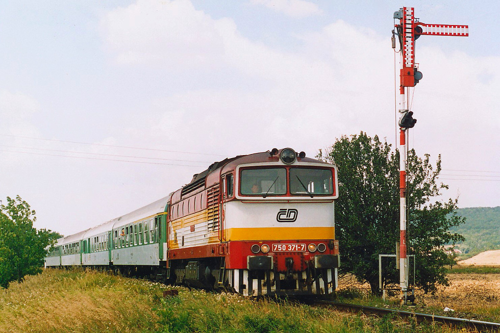750 371-7