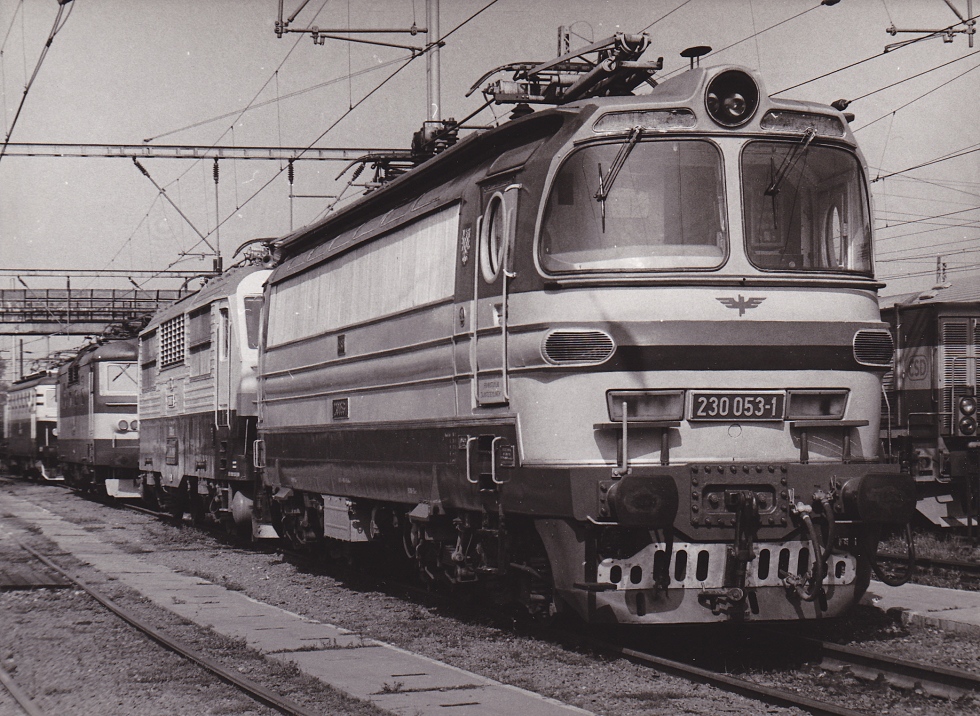 230 053-1