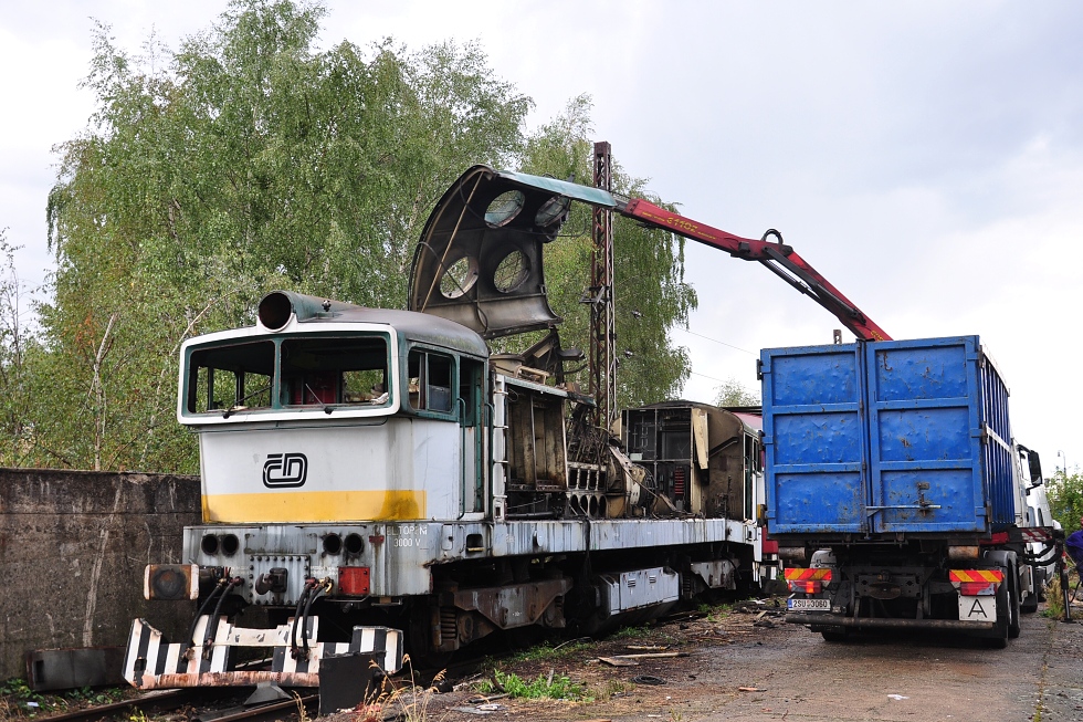 750 218-0