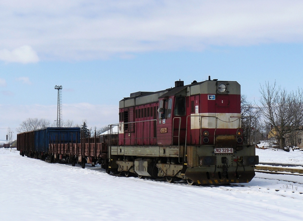 742 329-6