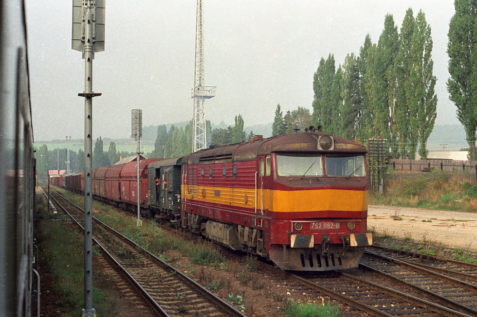 752 082-8