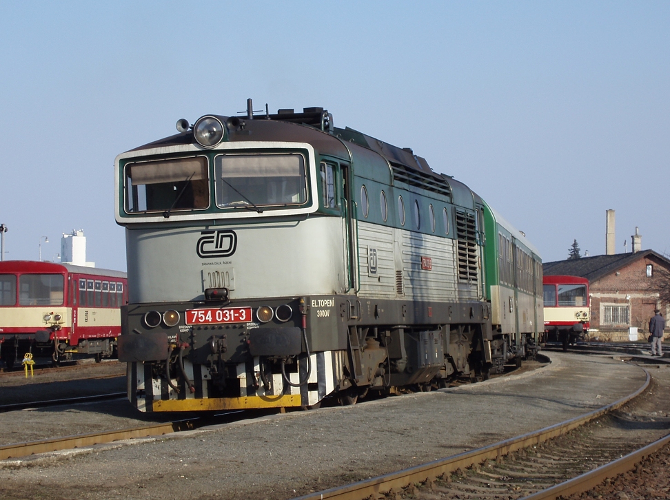 754 031-3