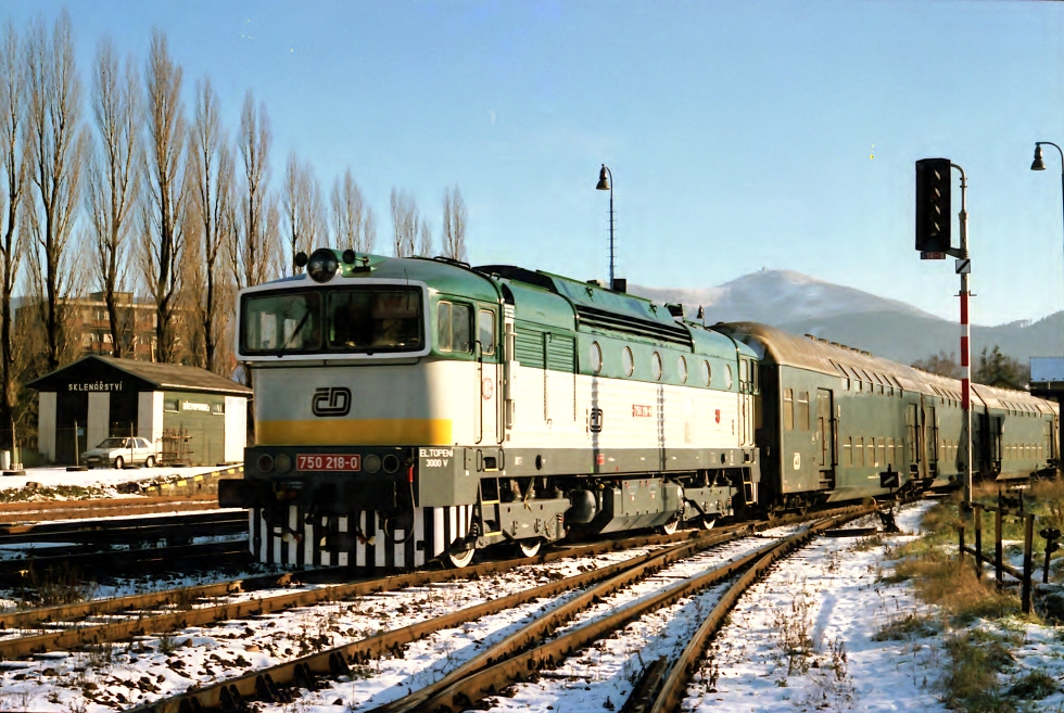 750 218-0