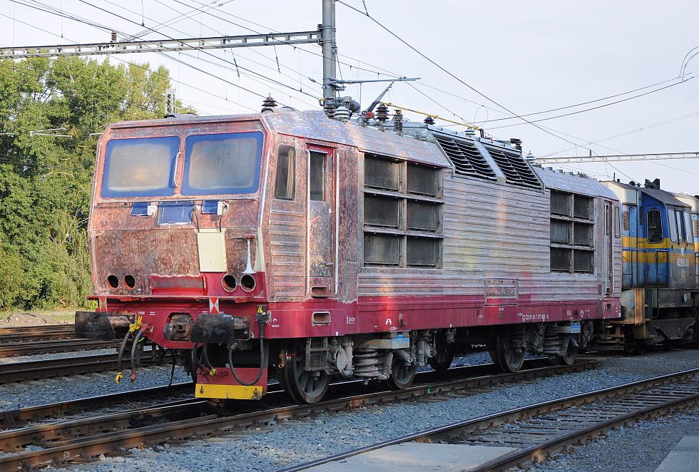 371 003-5