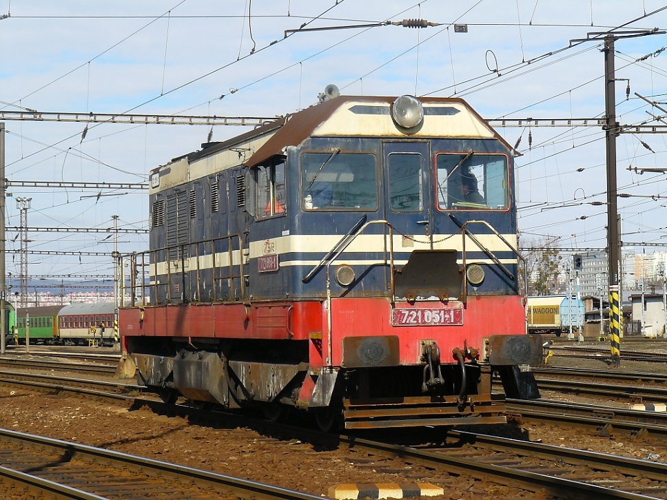 721 051-1