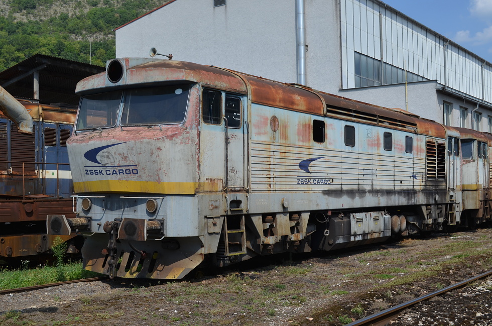752 049-7