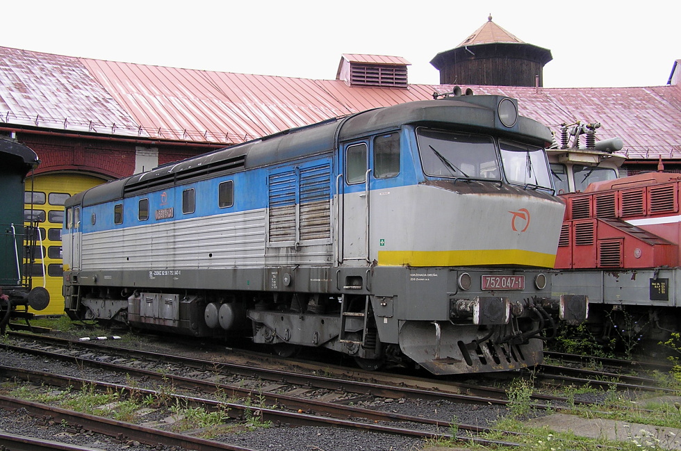 752 047-1