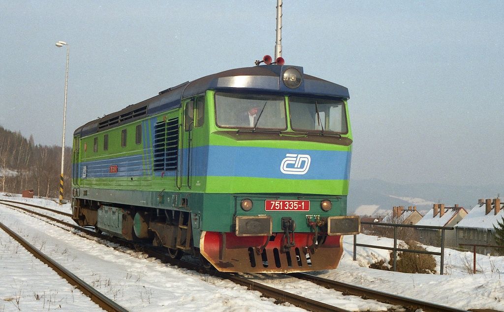 751 335-1