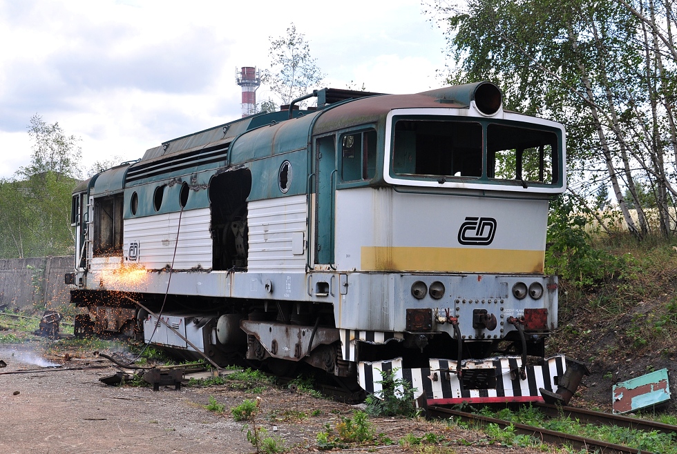 750 218-0