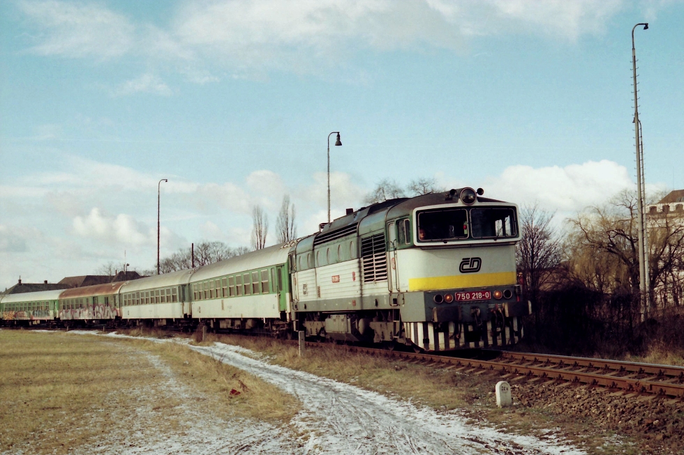 750 218-0