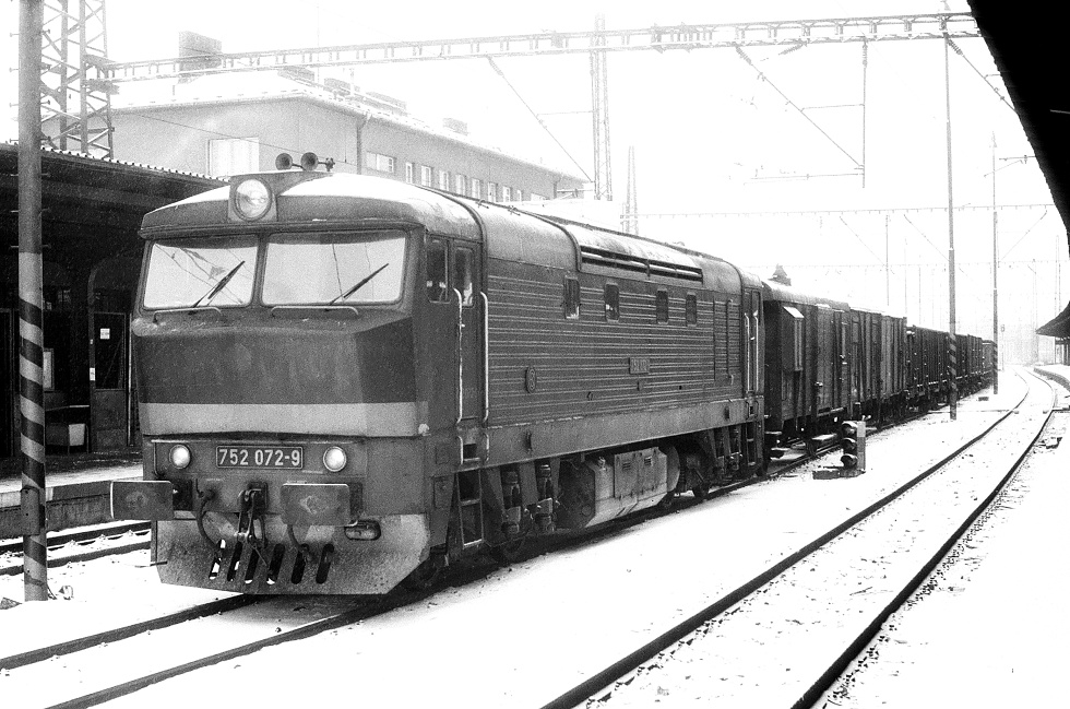 752 072-9