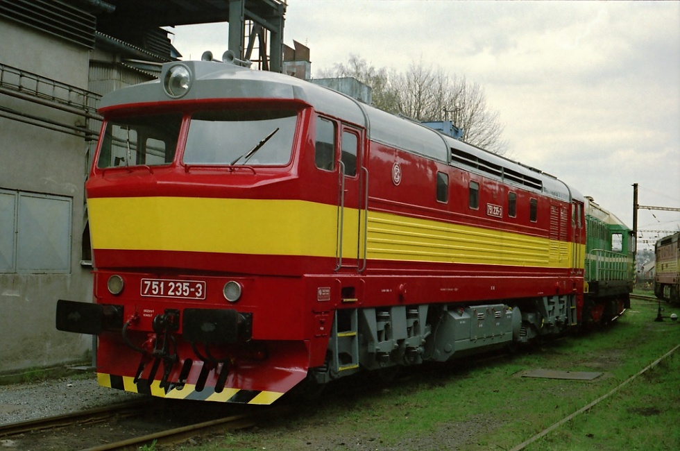 751 235-3