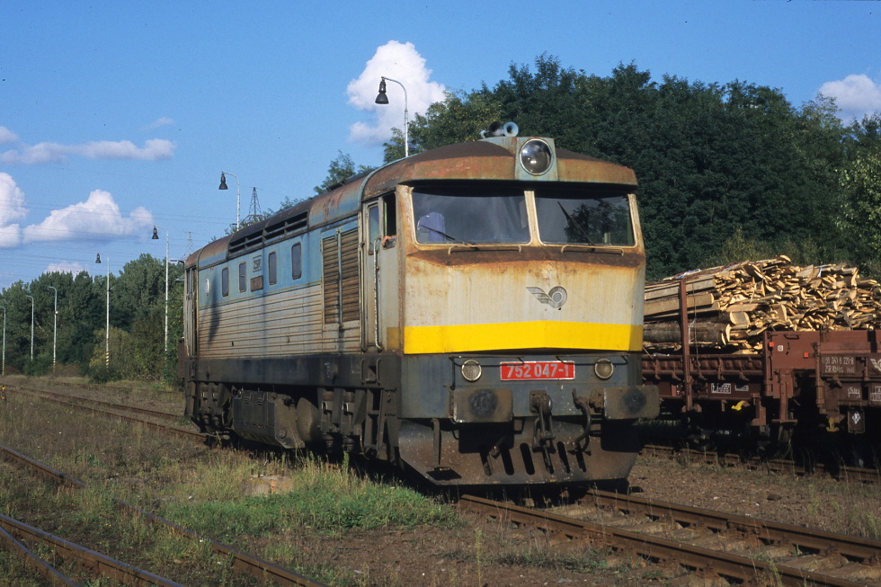 752 047-1