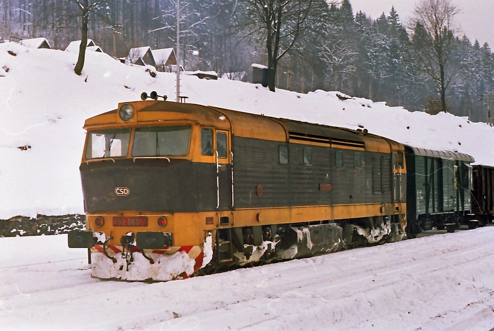 752 068-7