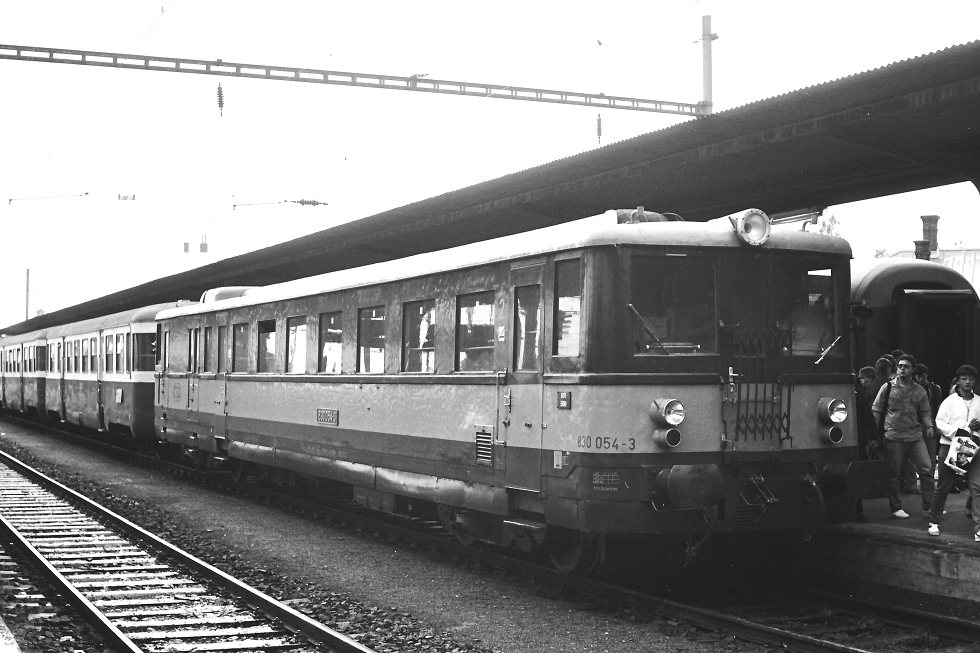 830 054-3