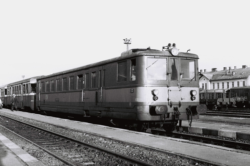 830 054-3