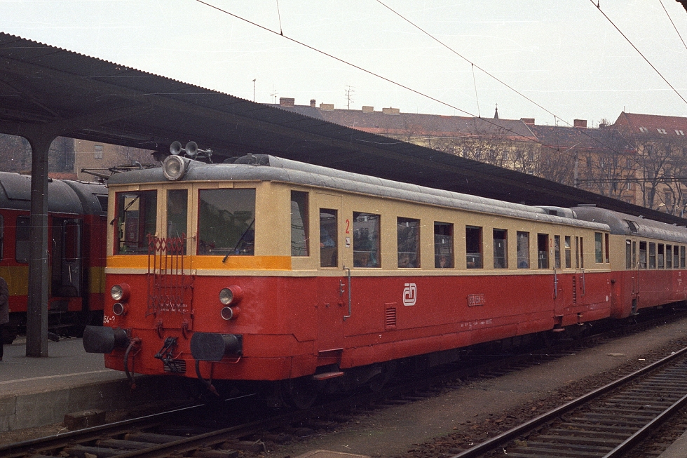 830 054-3