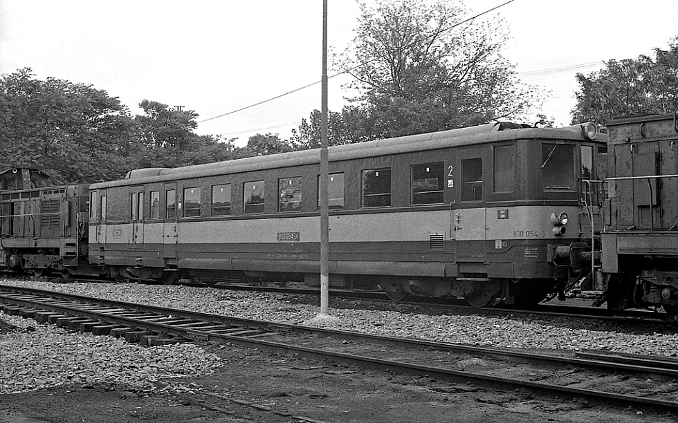 830 054-3