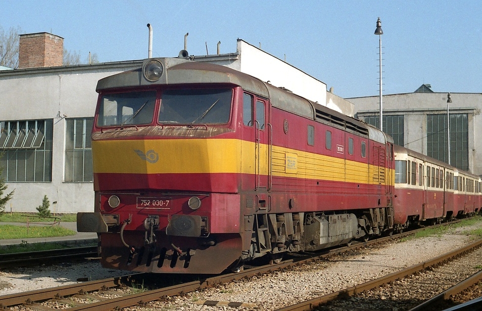 752 030-7