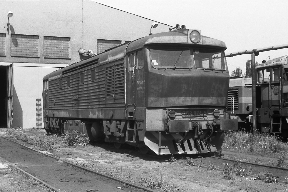 752 074-5