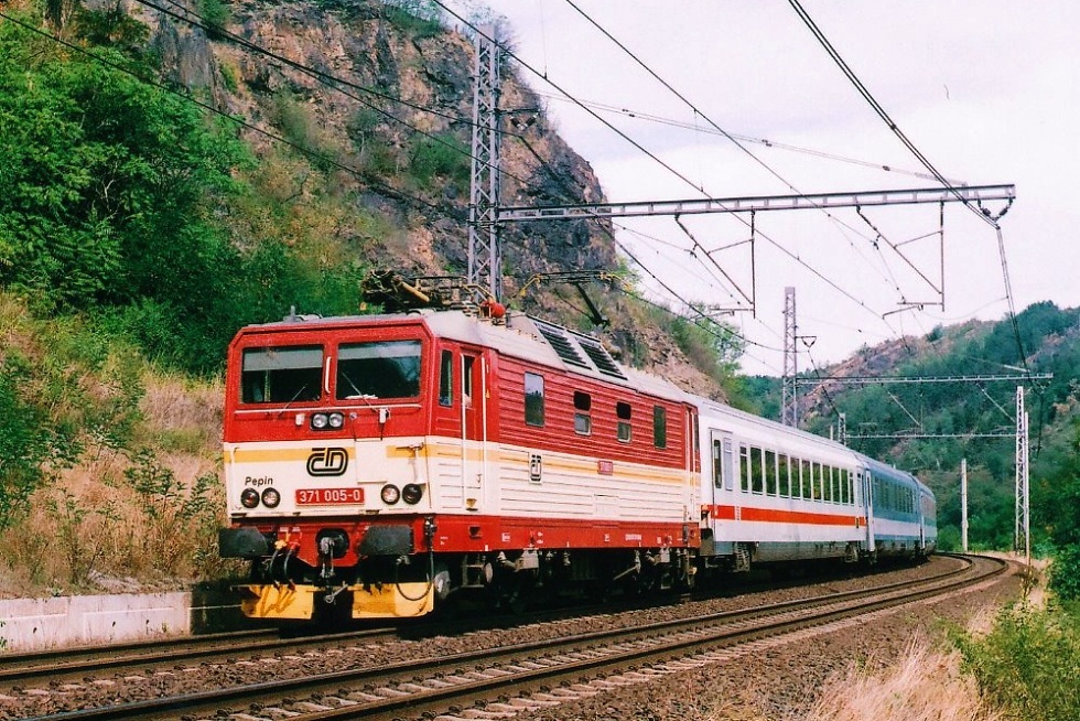 371 005-0