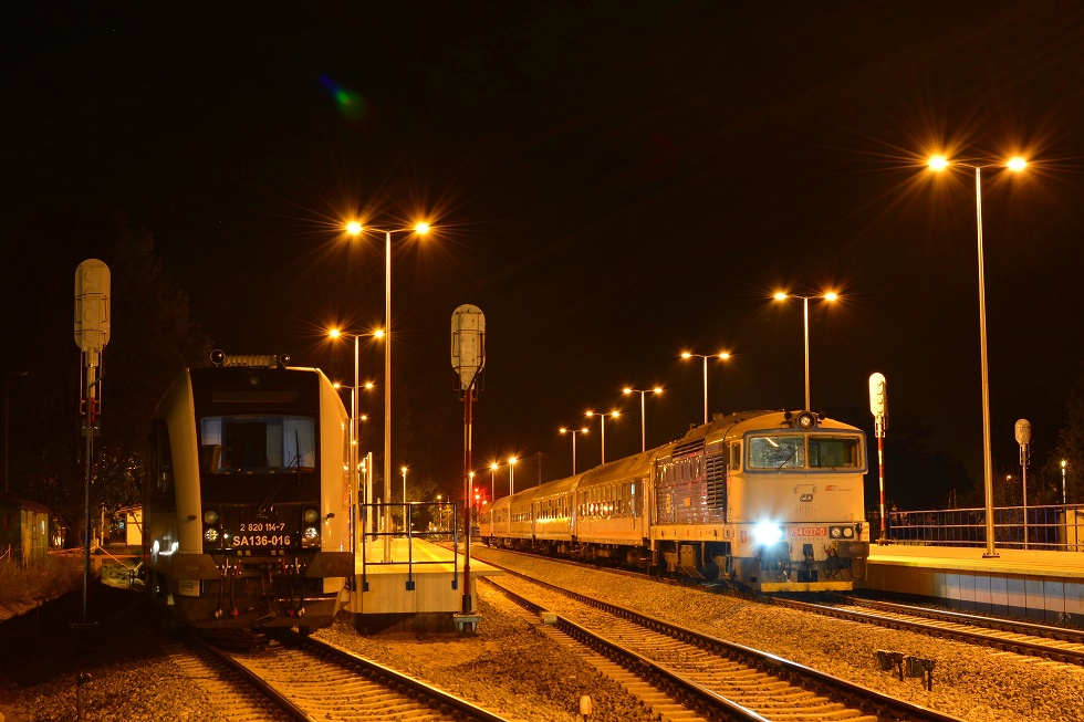 754 037-0