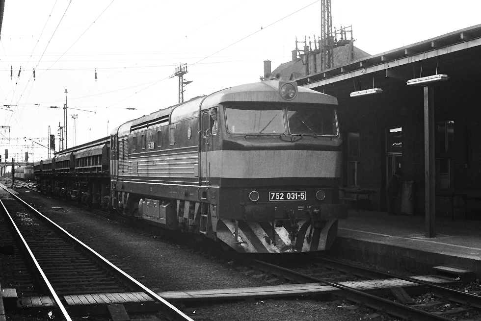 752 031-5