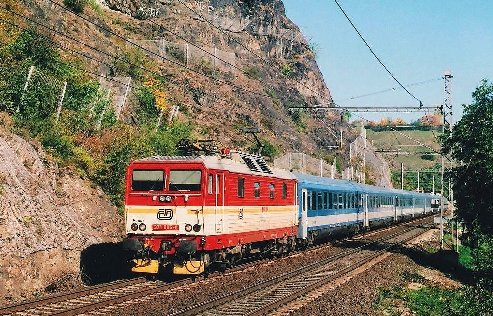 371 005-0