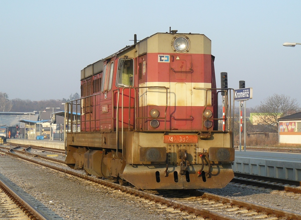 742 082-1