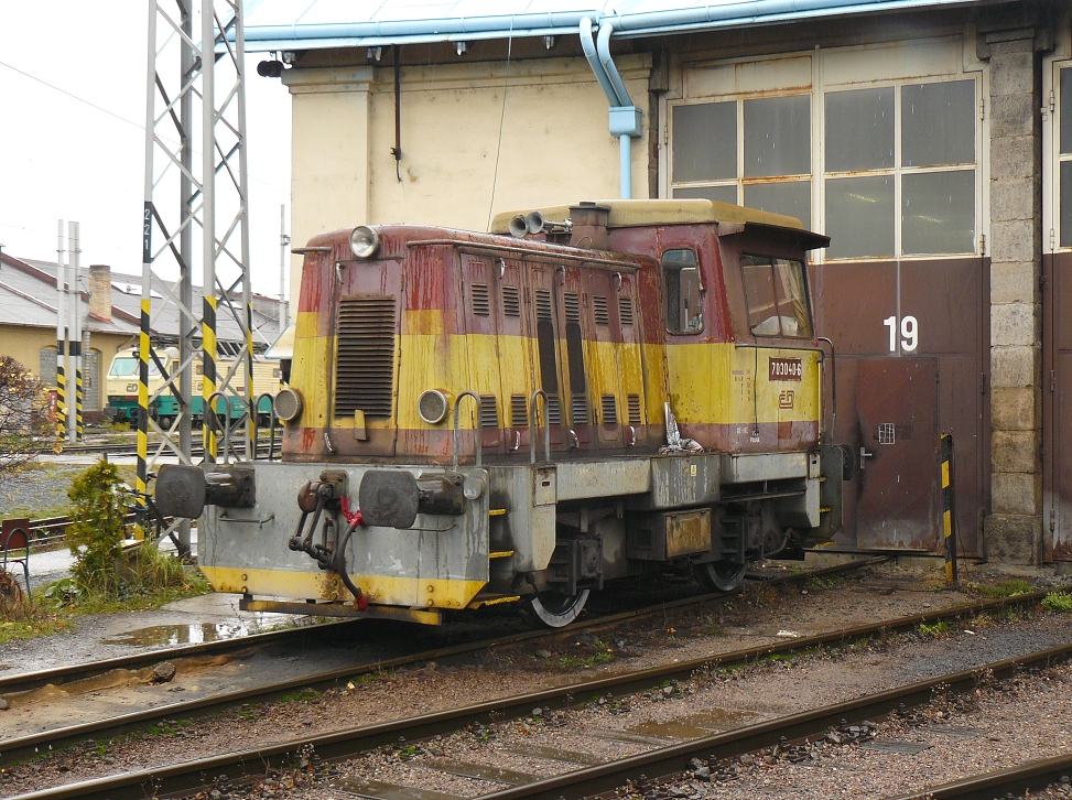 703 040-6