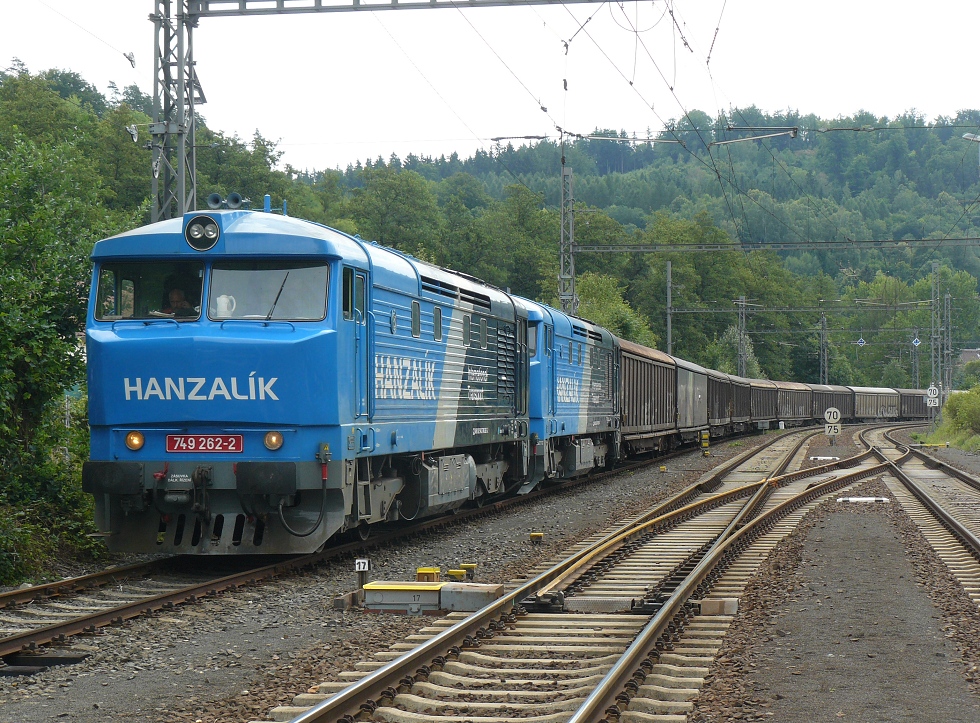 749 262-2