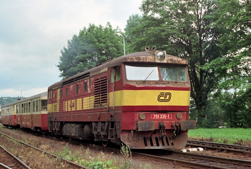 751 335-1