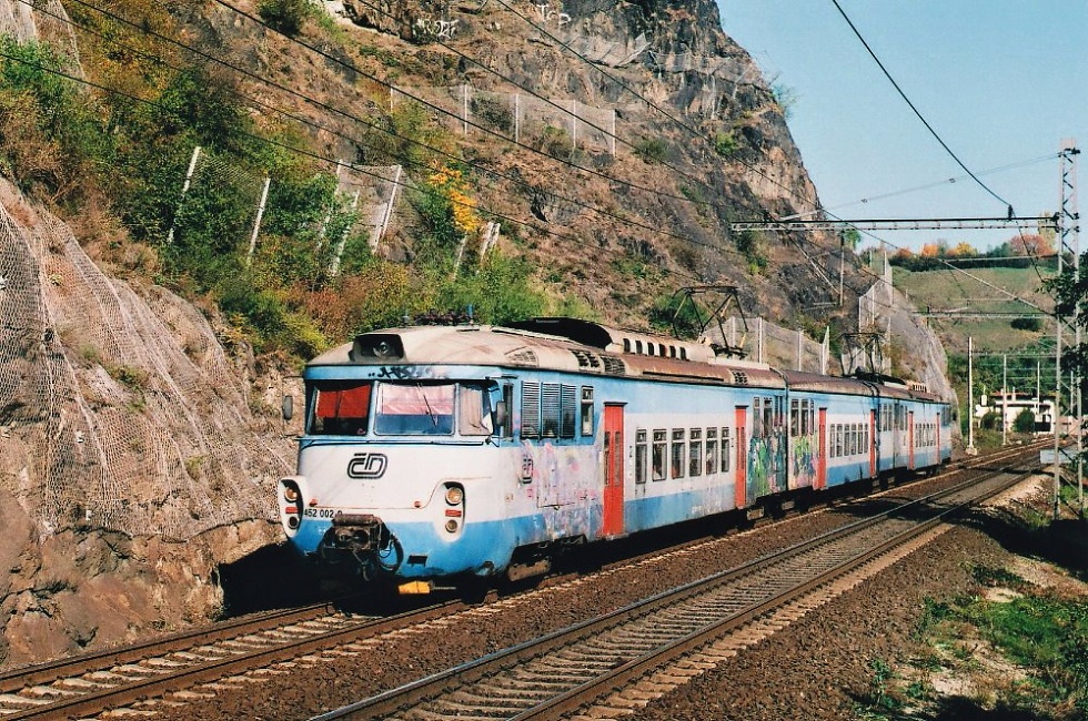 452 002-9
