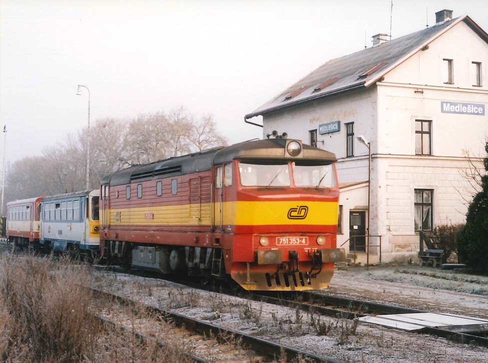 751 353-4