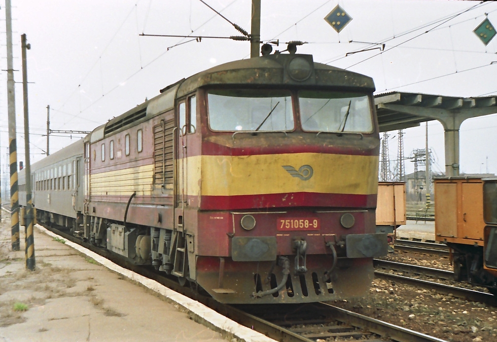 751 058-9