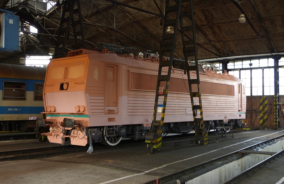 363 048-0