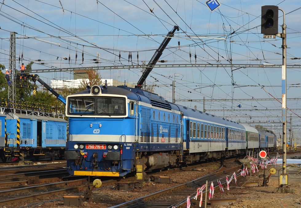 750 715-5