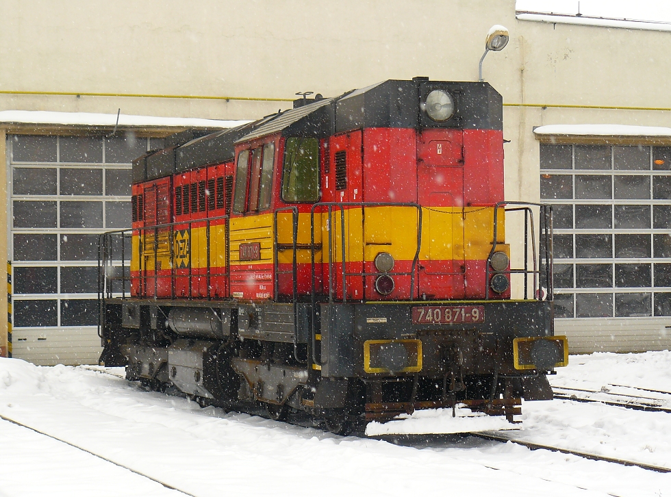 740 871-9