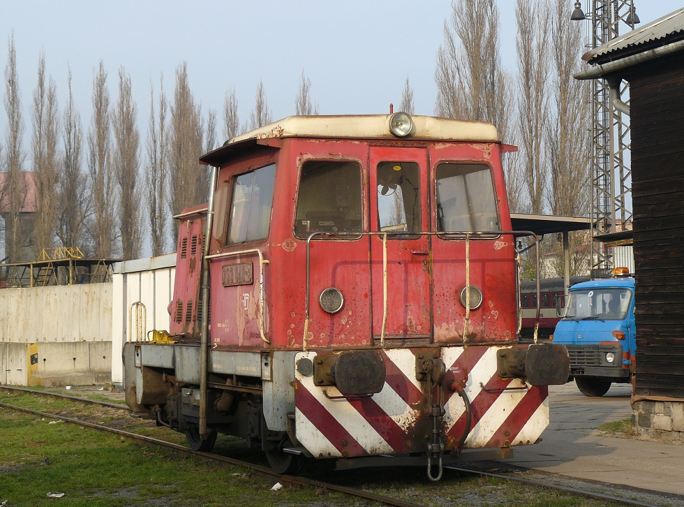 703 048-9