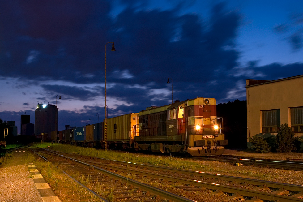 742 377-5