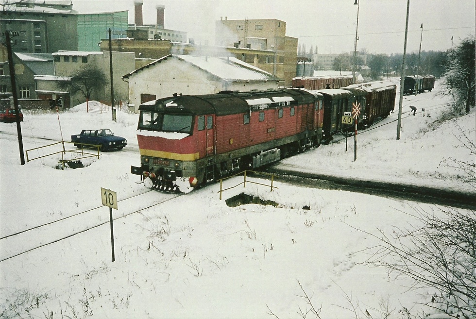 752 057-2