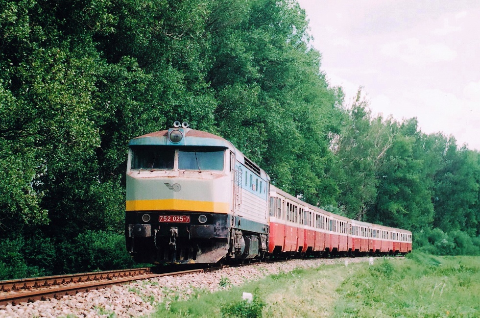 752 025-7