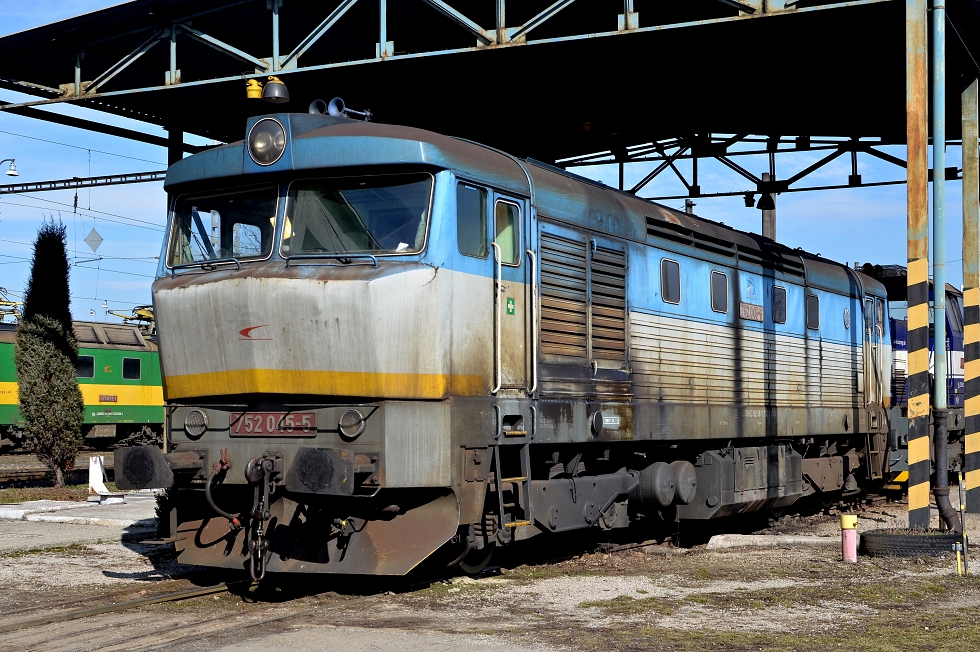 752 045-5